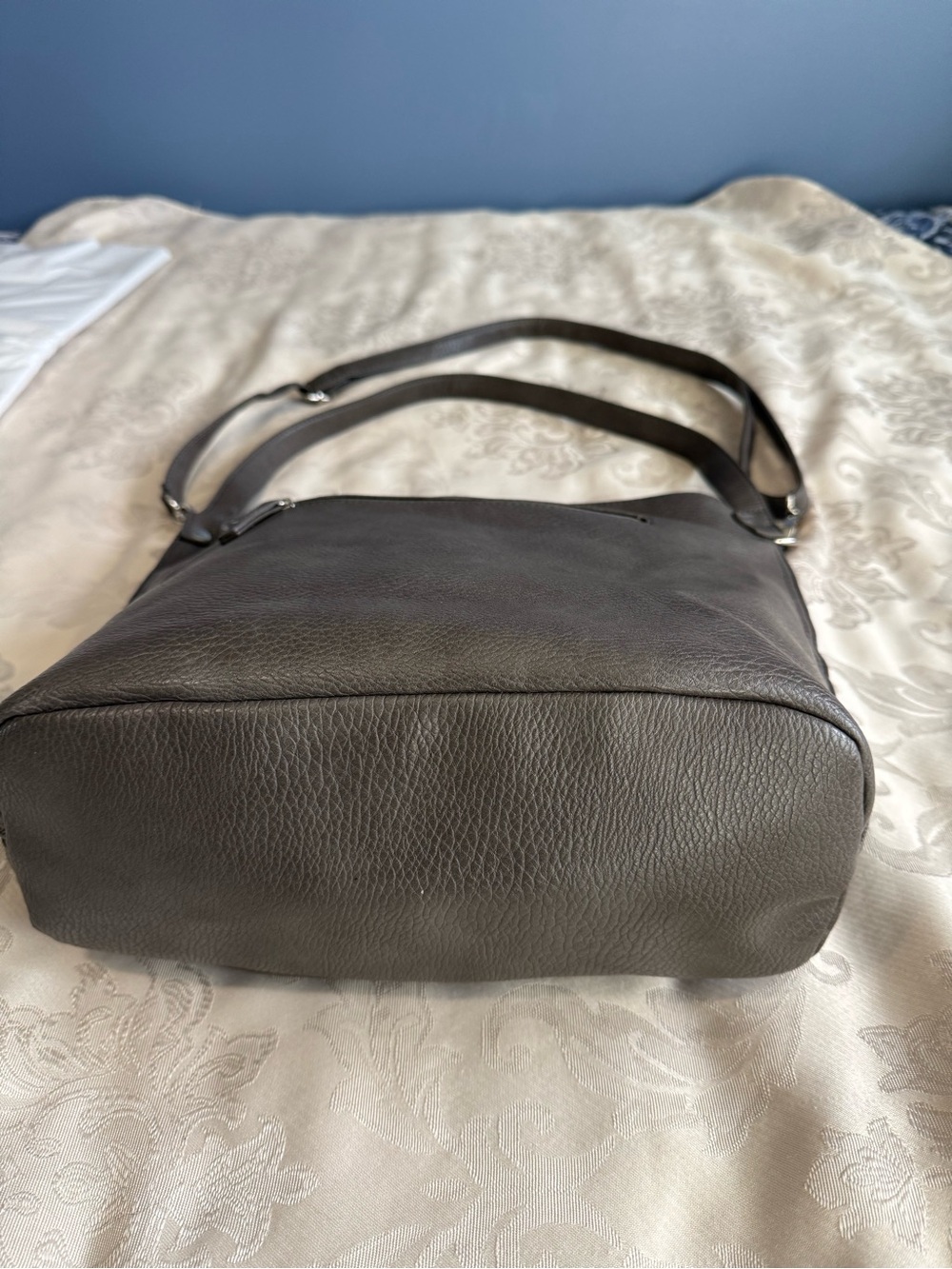 Roots Hobo Shoulder Bag Gray Taupe Large Everyday Purse - Picture 11 of 16